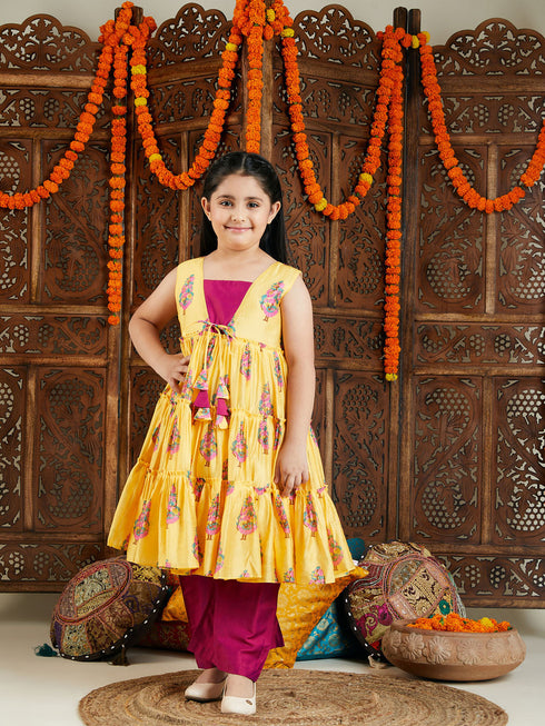 Girl's' Yellow And Pink Ethnic Kurta Pant Set